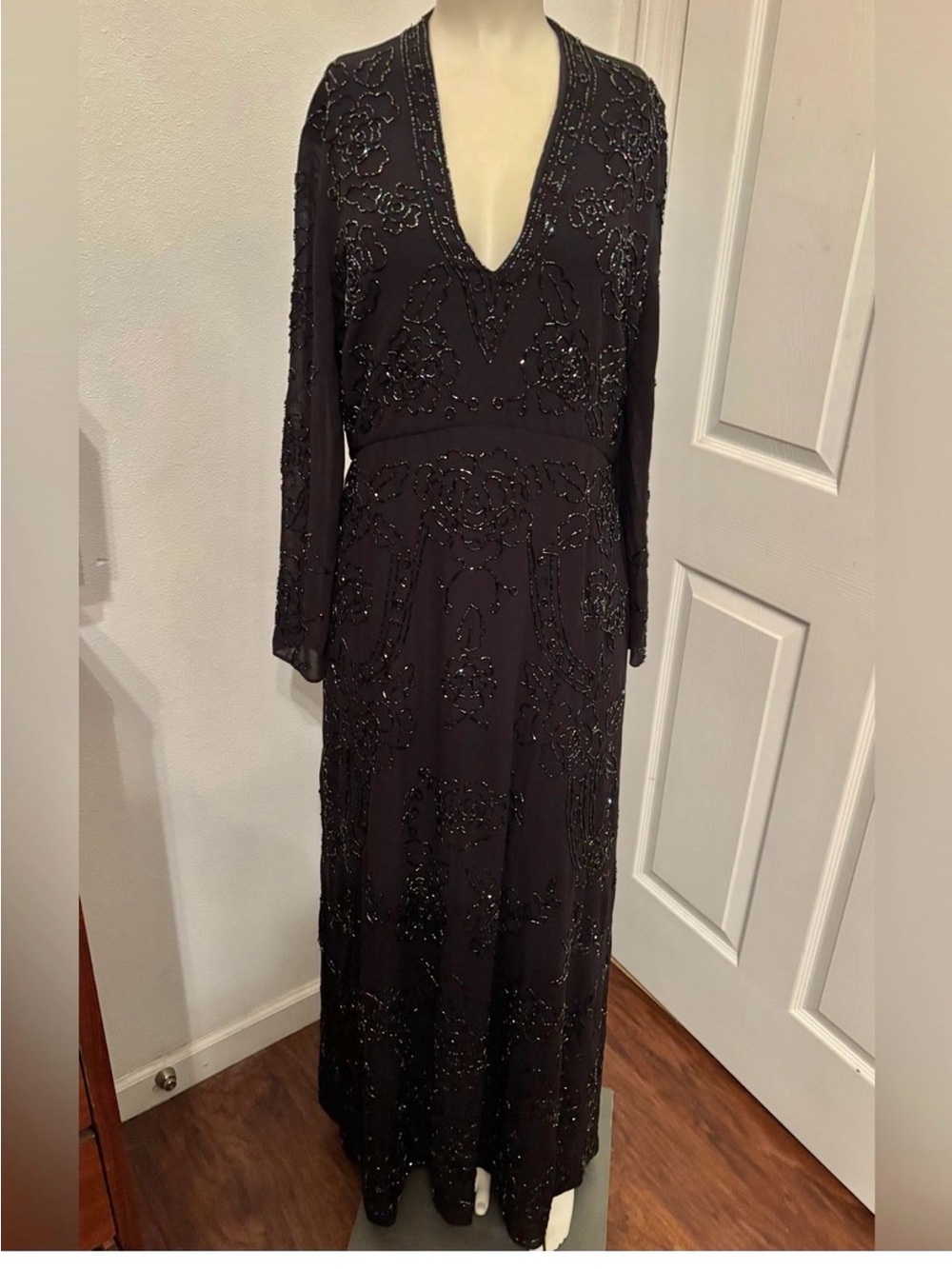 Needle & Thread Black Beaded V-Neck Long Sleeve Evening Dress vintage 8